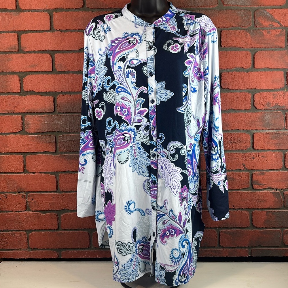 In Bloom Blouse Womans Medium Floral Button Down